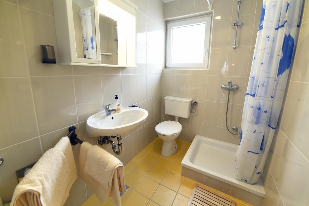 Apartments Galic Kampor Zewnętrze zdjęcie