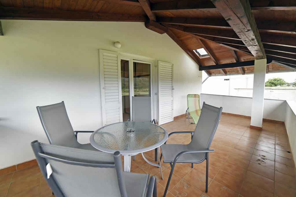 Apartments Galic Kampor Zewnętrze zdjęcie