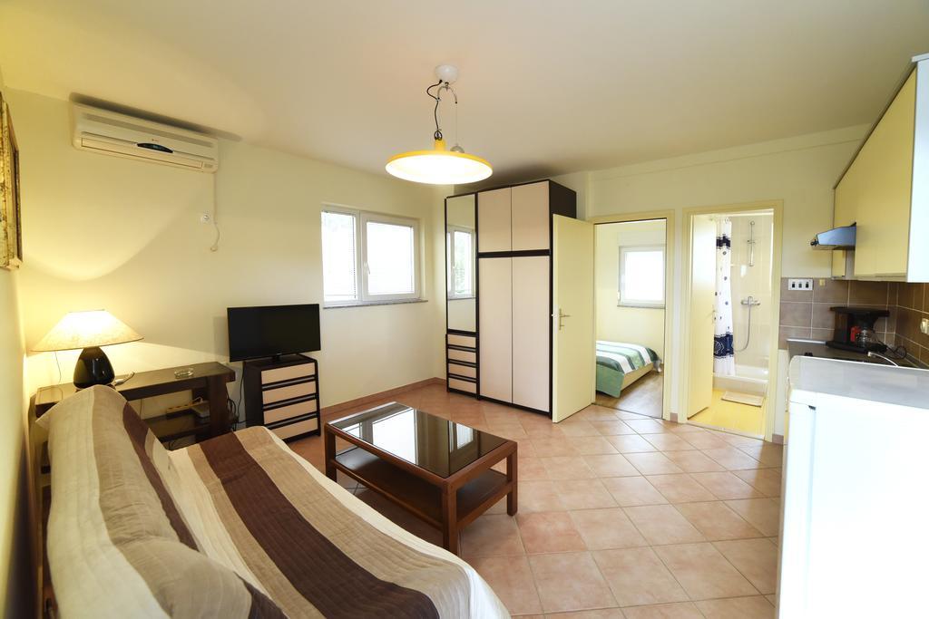 Apartments Galic Kampor Zewnętrze zdjęcie