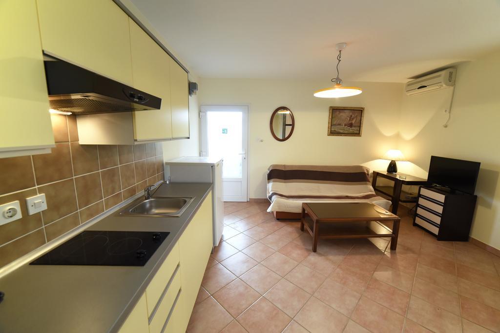 Apartments Galic Kampor Zewnętrze zdjęcie